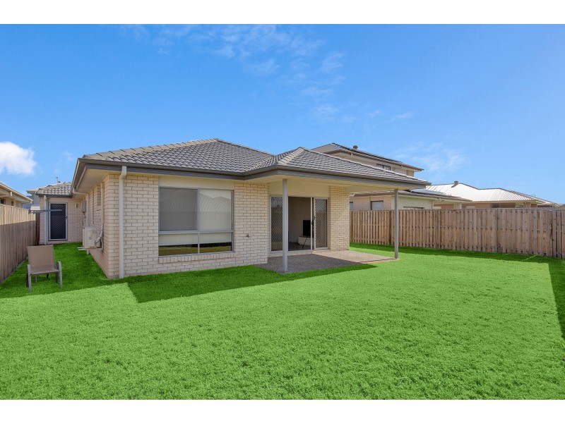 68 Whitsunday Circuit, Pimpama QLD 4209