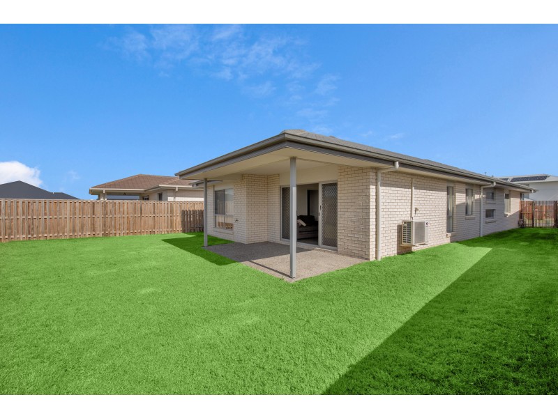 68 Whitsunday Circuit, Pimpama QLD 4209
