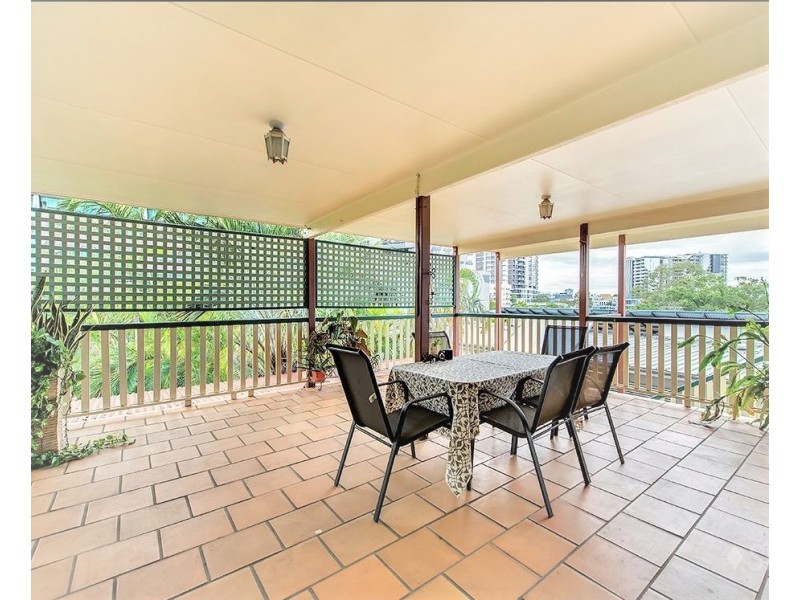 Room 11/42 Macdonnell Street, Toowong QLD 4066