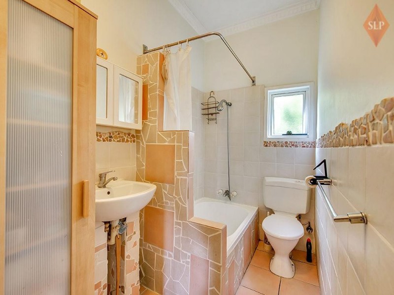 Room 11/42 Macdonnell Street, Toowong QLD 4066