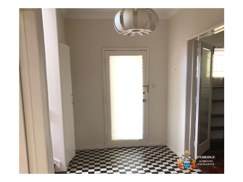 11 Depper Street, St Lucia QLD 4067