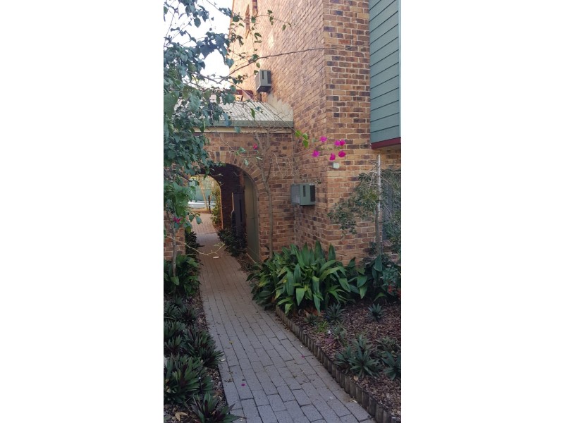 12/11 Ascog Terrace, Toowong QLD 4066