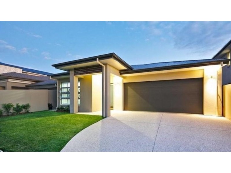 10 South Quay Drive, Biggera Waters QLD 4216