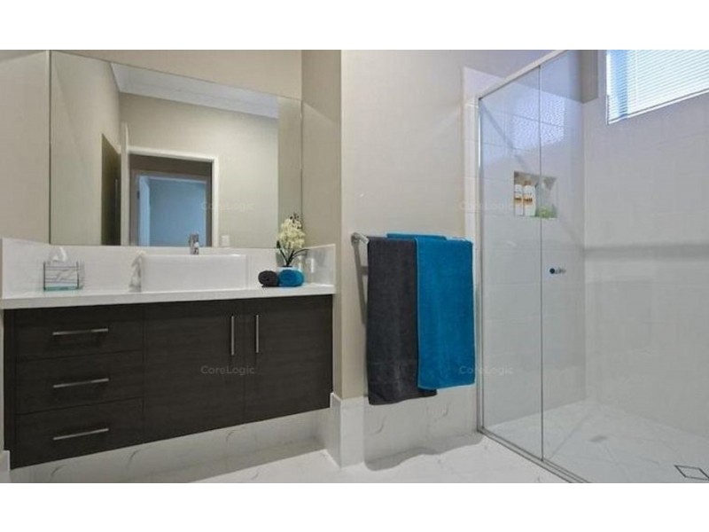 10 South Quay Drive, Biggera Waters QLD 4216