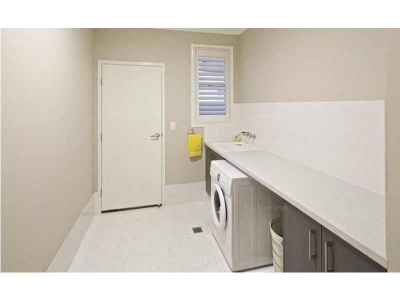 10 South Quay Drive, Biggera Waters QLD 4216