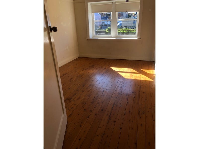 31 Jubilee Avenue, Carlton NSW 2218