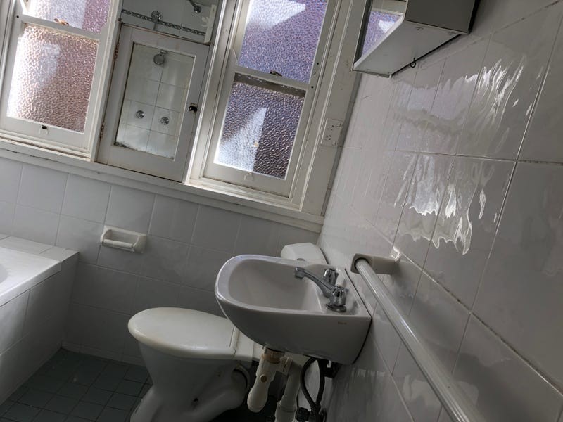 31 Jubilee Avenue, Carlton NSW 2218