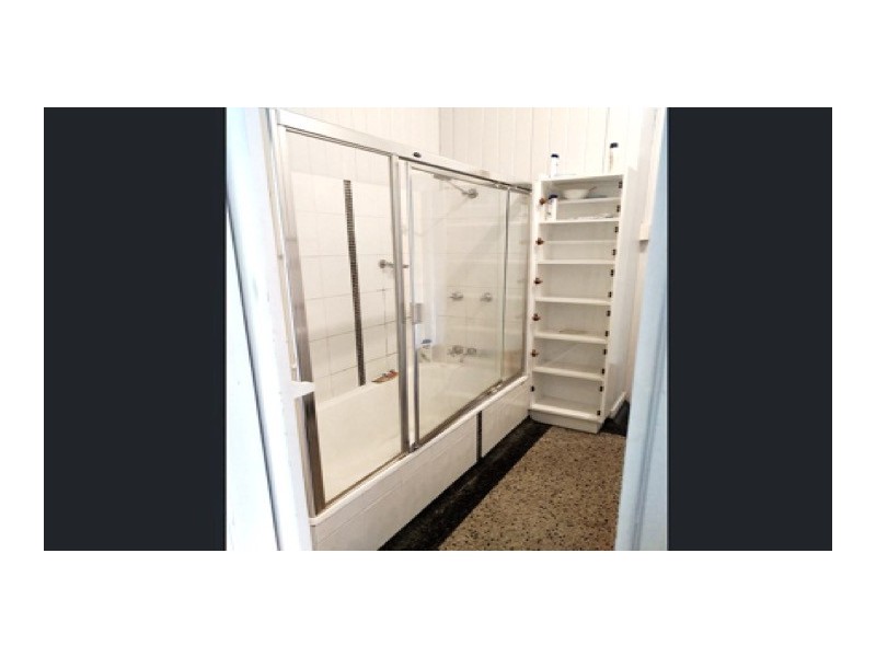 Room 1/20 Harrys Road, Taringa QLD 4068