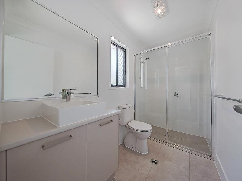 Room 4/1/111  Richmond Road, Morningside QLD 4170