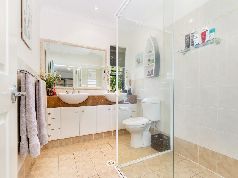 10 The Parade, Helensvale QLD 4212