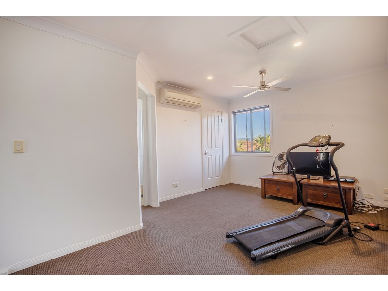 10 The Parade, Helensvale QLD 4212