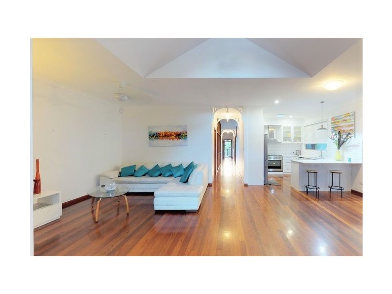Bardon QLD 4065