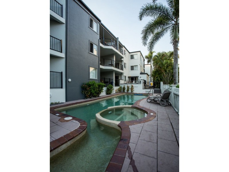 396 Charlton Esplanade, Torquay QLD 4655