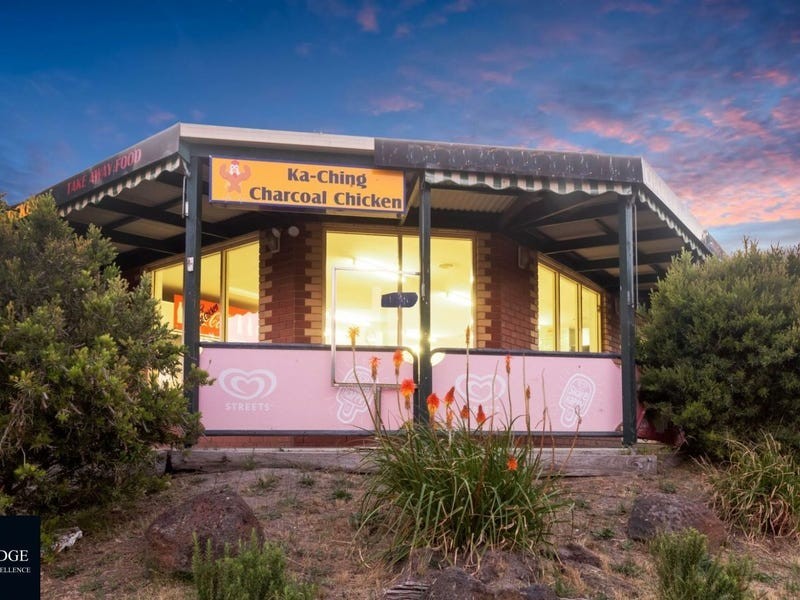 9 Josephine Avenue, Cranbourne North VIC 3977