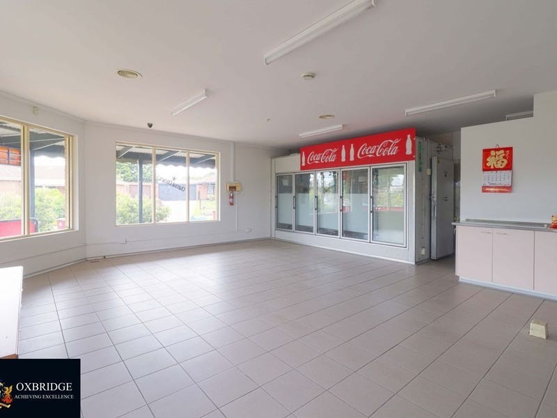 9 Josephine Avenue, Cranbourne North VIC 3977