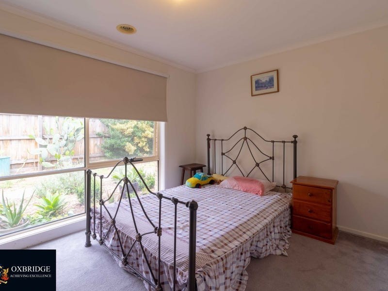 9 Josephine Avenue, Cranbourne North VIC 3977