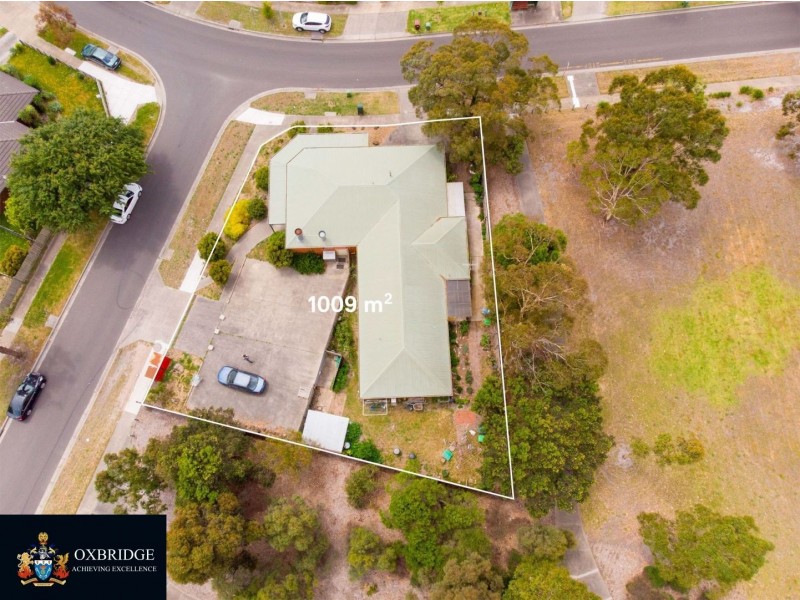 9 Josephine Avenue, Cranbourne North VIC 3977