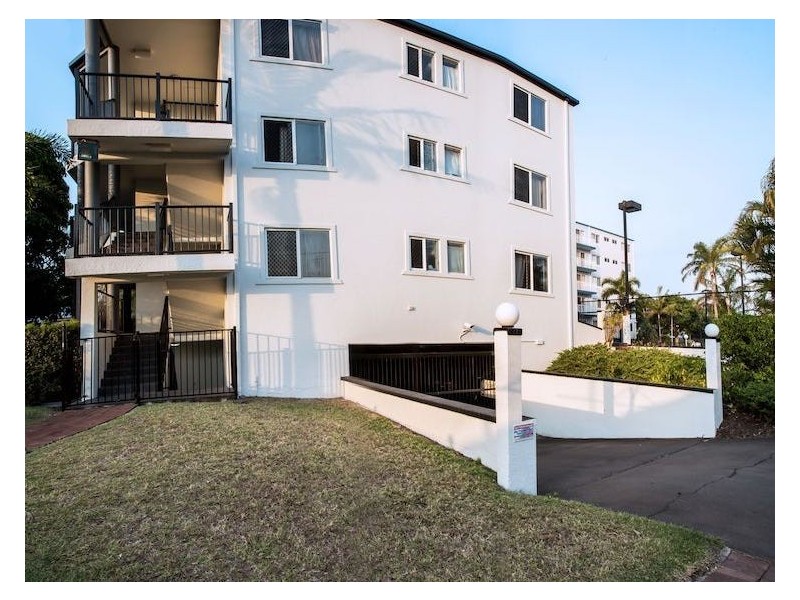 396 Charlton Esplanade, Torquay QLD 4655