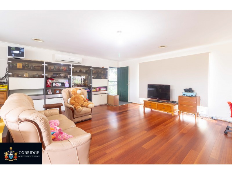 9 Josephine Avenue, Cranbourne North VIC 3977