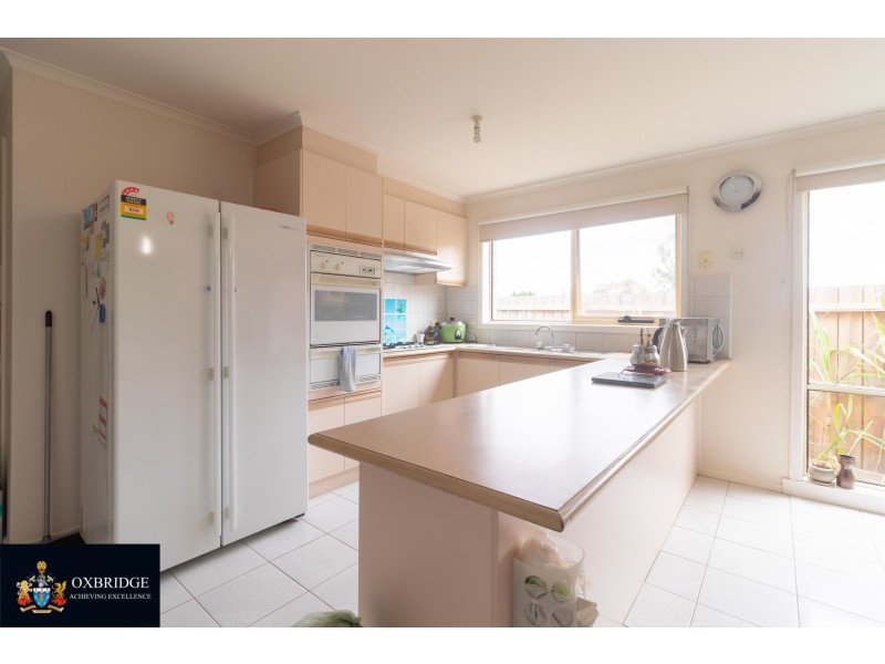 9 Josephine Avenue, Cranbourne North VIC 3977