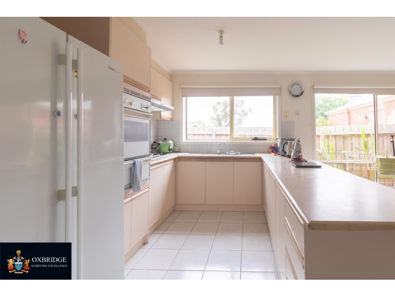 9 Josephine Avenue, Cranbourne North VIC 3977