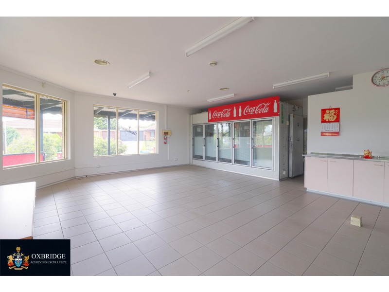 9 Josephine Avenue, Cranbourne North VIC 3977