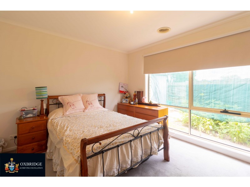 9 Josephine Avenue, Cranbourne North VIC 3977