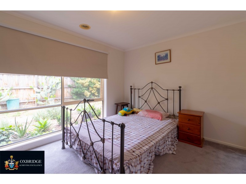 9 Josephine Avenue, Cranbourne North VIC 3977