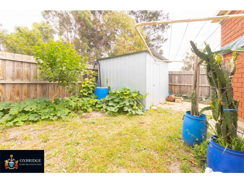 9 Josephine Avenue, Cranbourne North VIC 3977