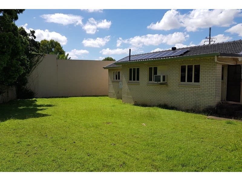 8 Nepean Avenue, Arana Hills QLD 4054