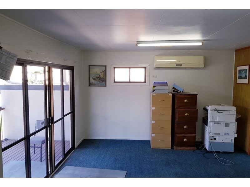 8 Nepean Avenue, Arana Hills QLD 4054