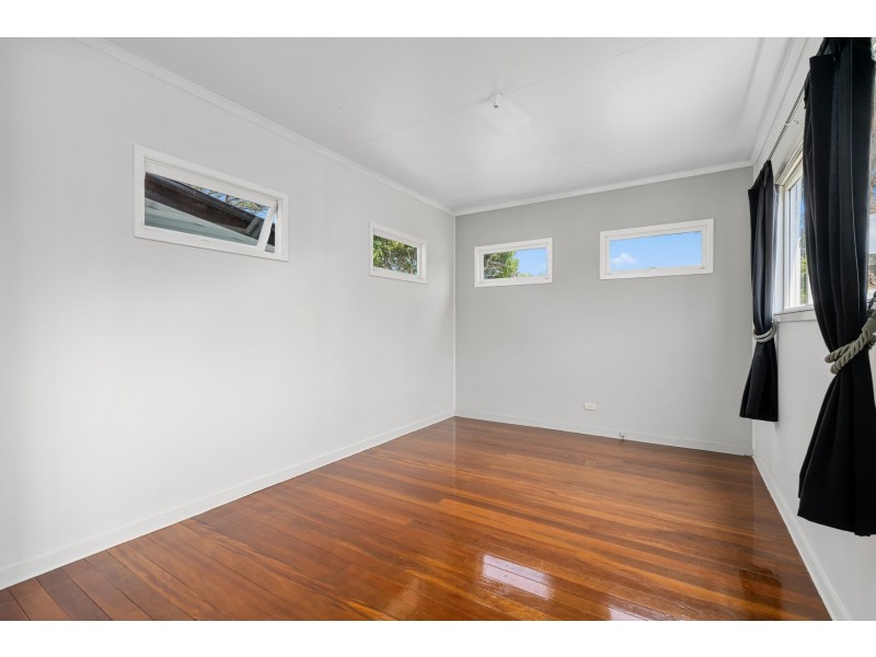 8 Kingaroy Street, Stafford Heights QLD 4053