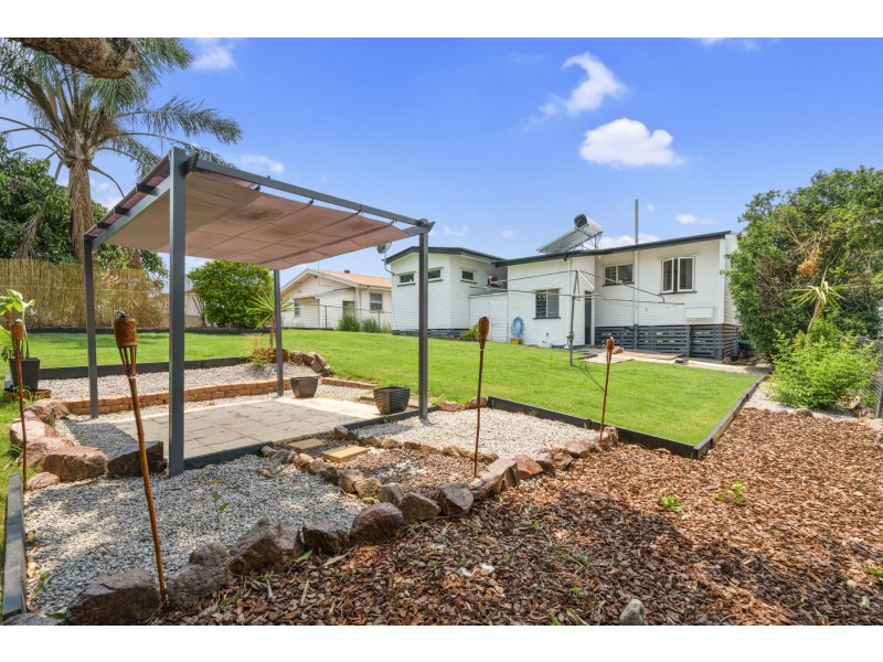 8 Kingaroy Street, Stafford Heights QLD 4053