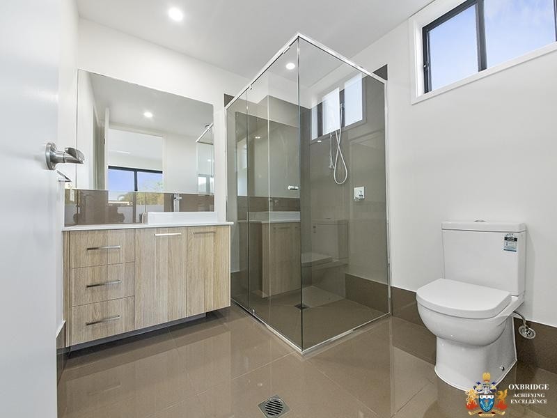 1/2 Heights Drive, Robina QLD 4226