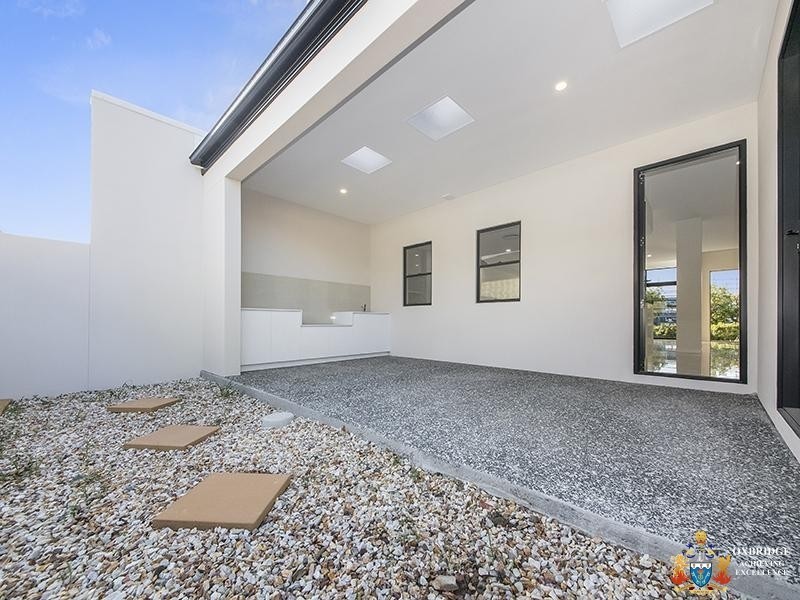 1/2 Heights Drive, Robina QLD 4226