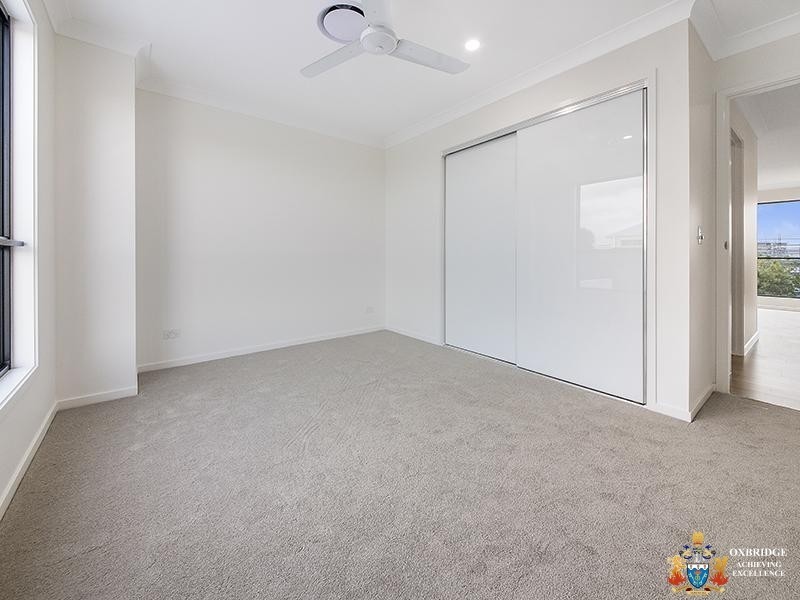 1/2 Heights Drive, Robina QLD 4226