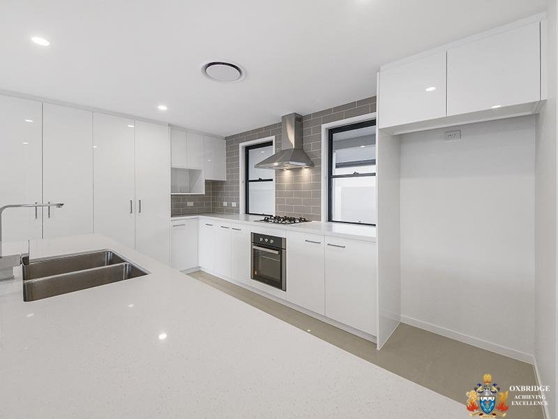 2/2 Heights Drive, Robina QLD 4226