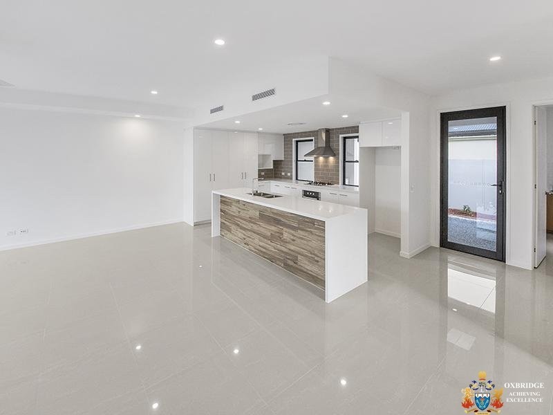 2/2 Heights Drive, Robina QLD 4226