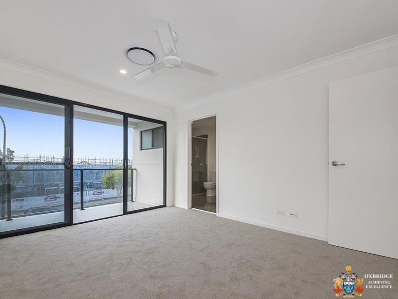 2/2 Heights Drive, Robina QLD 4226