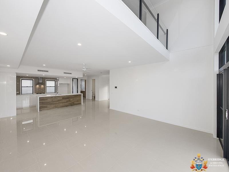 2/2 Heights Drive, Robina QLD 4226