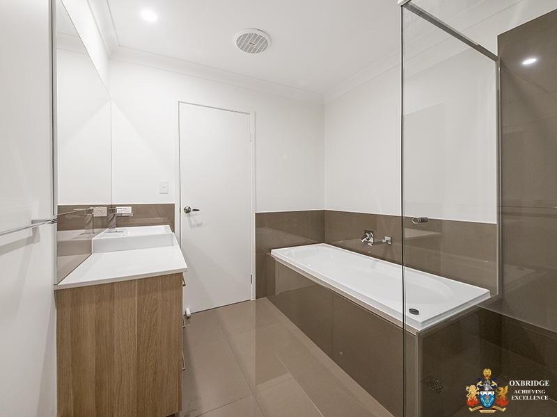 2/2 Heights Drive, Robina QLD 4226