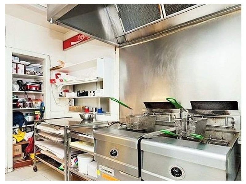 147 Blackstone Road, Silkstone QLD 4304