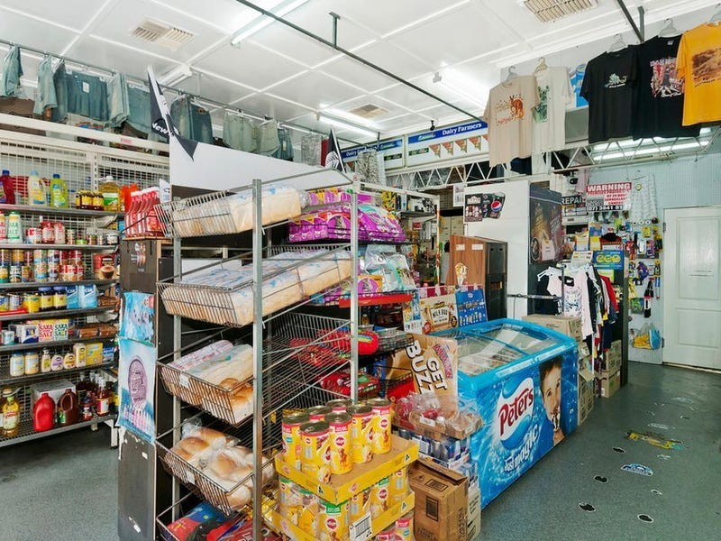 147 Blackstone Road, Silkstone QLD 4304