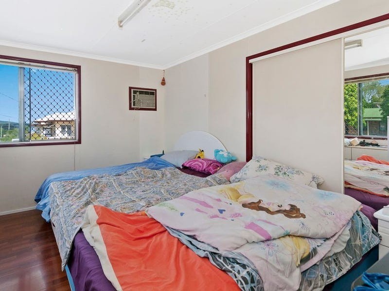 147 Blackstone Road, Silkstone QLD 4304