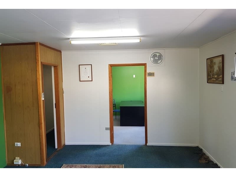 8 Nepean Avenue, Arana Hills QLD 4054