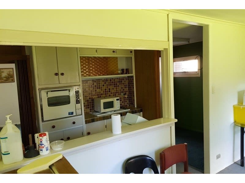 8 Nepean Avenue, Arana Hills QLD 4054