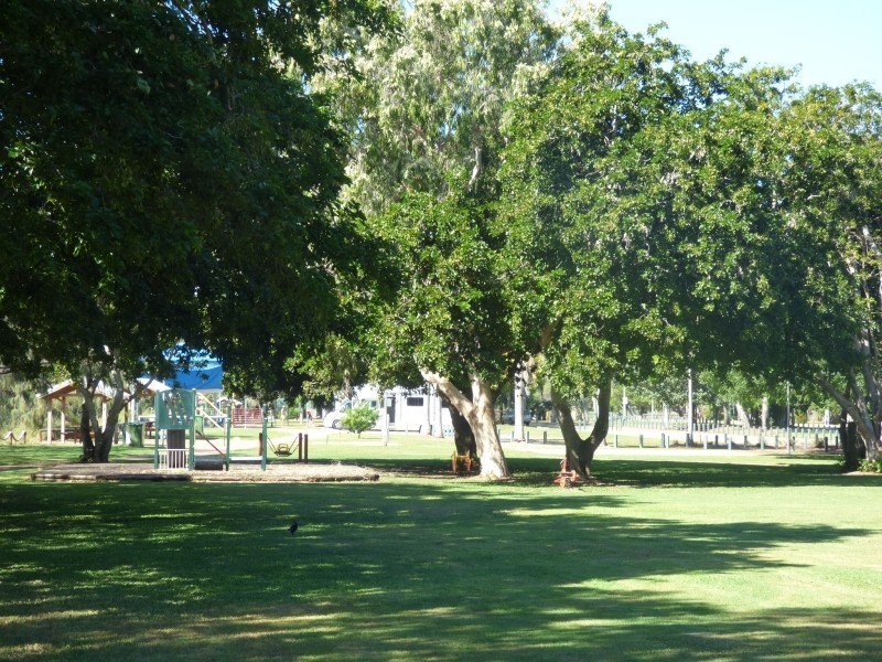 11 Crofton Street, Bowen QLD 4805