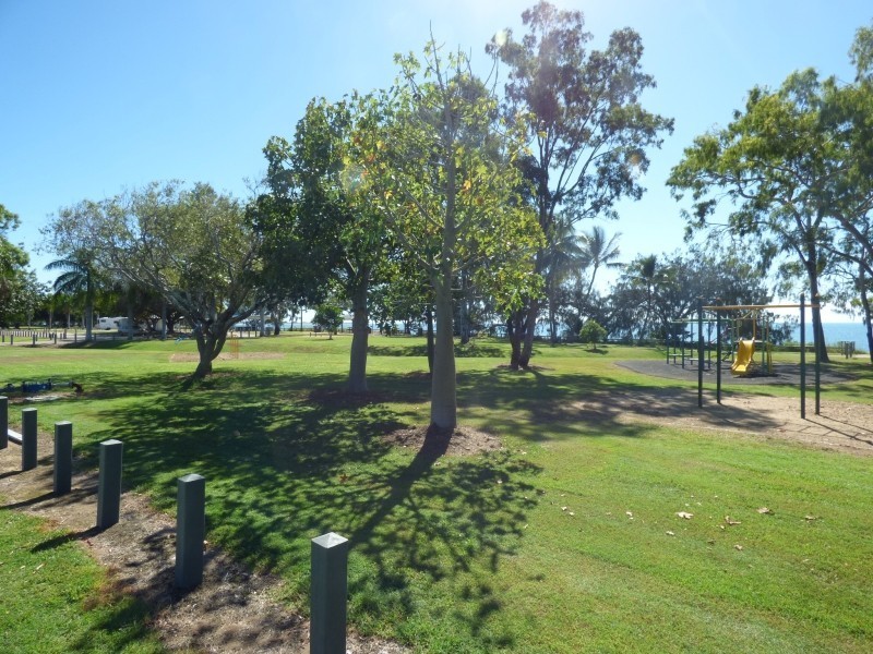 11 Crofton Street, Bowen QLD 4805