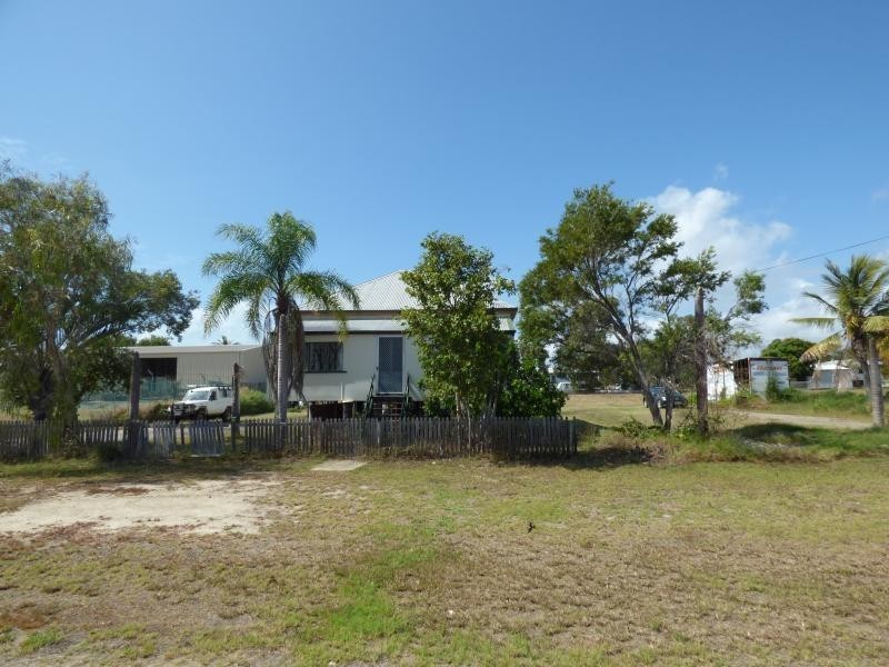 33 Dalrymple Street, Bowen QLD 4805