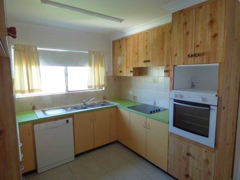 12 Wentworth Street, Bowen QLD 4805